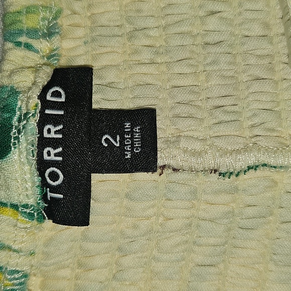 Torrid Peplum Washable Crinkle Gauze Smocked Tank Top 2X - Picture 6 of 10